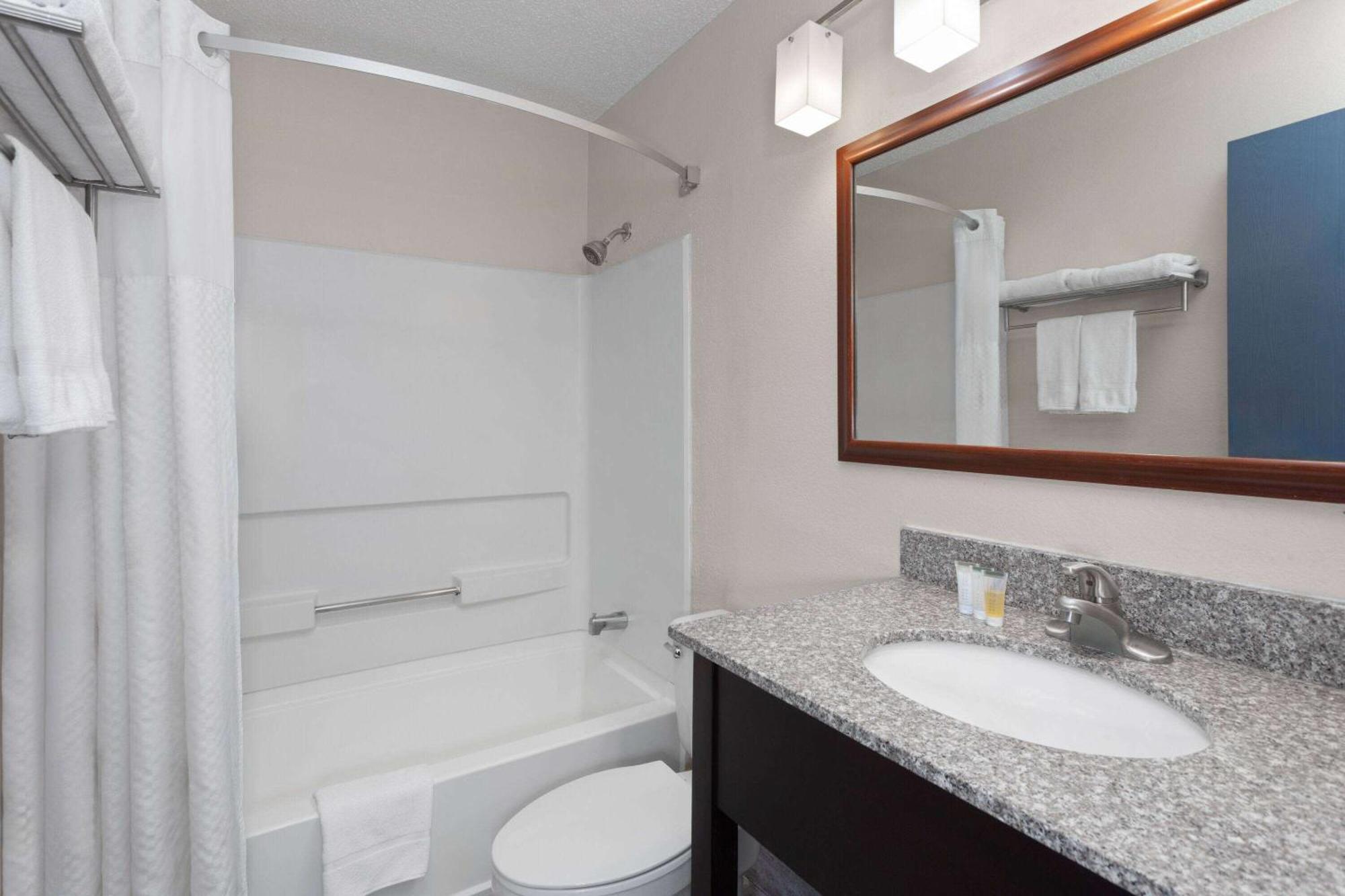 Super 8 By Wyndham Romeoville Bolingbrook Luaran gambar
