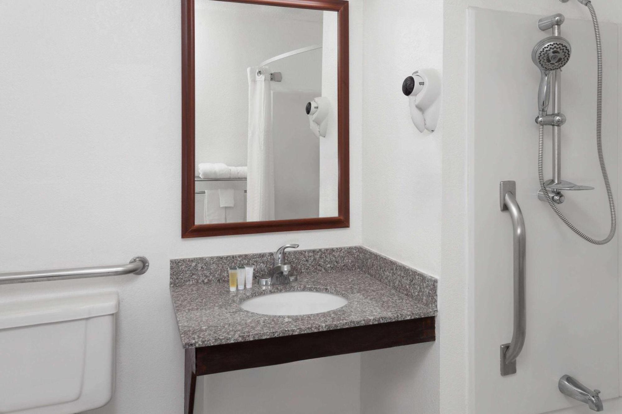Super 8 By Wyndham Romeoville Bolingbrook Luaran gambar