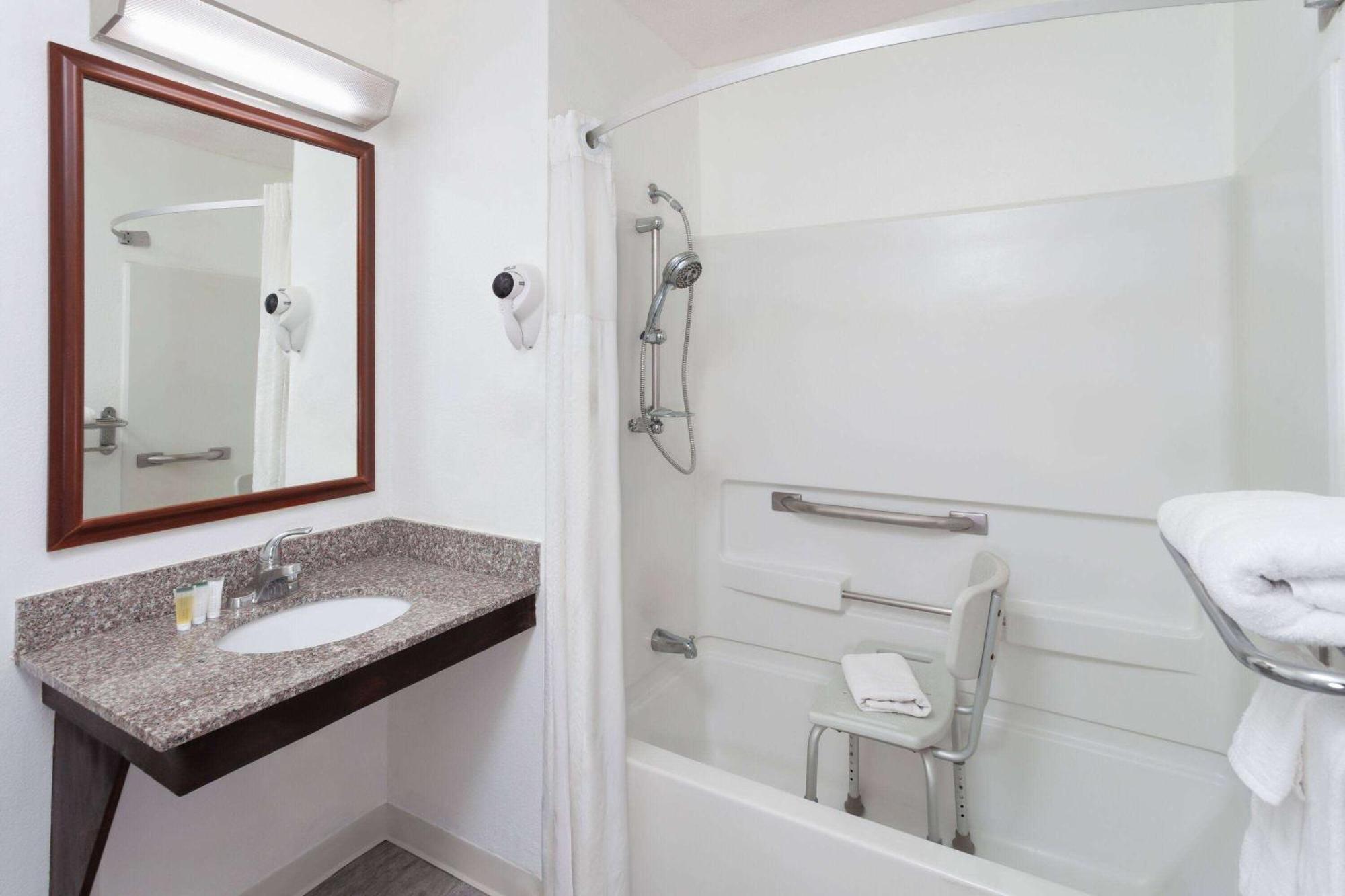 Super 8 By Wyndham Romeoville Bolingbrook Luaran gambar