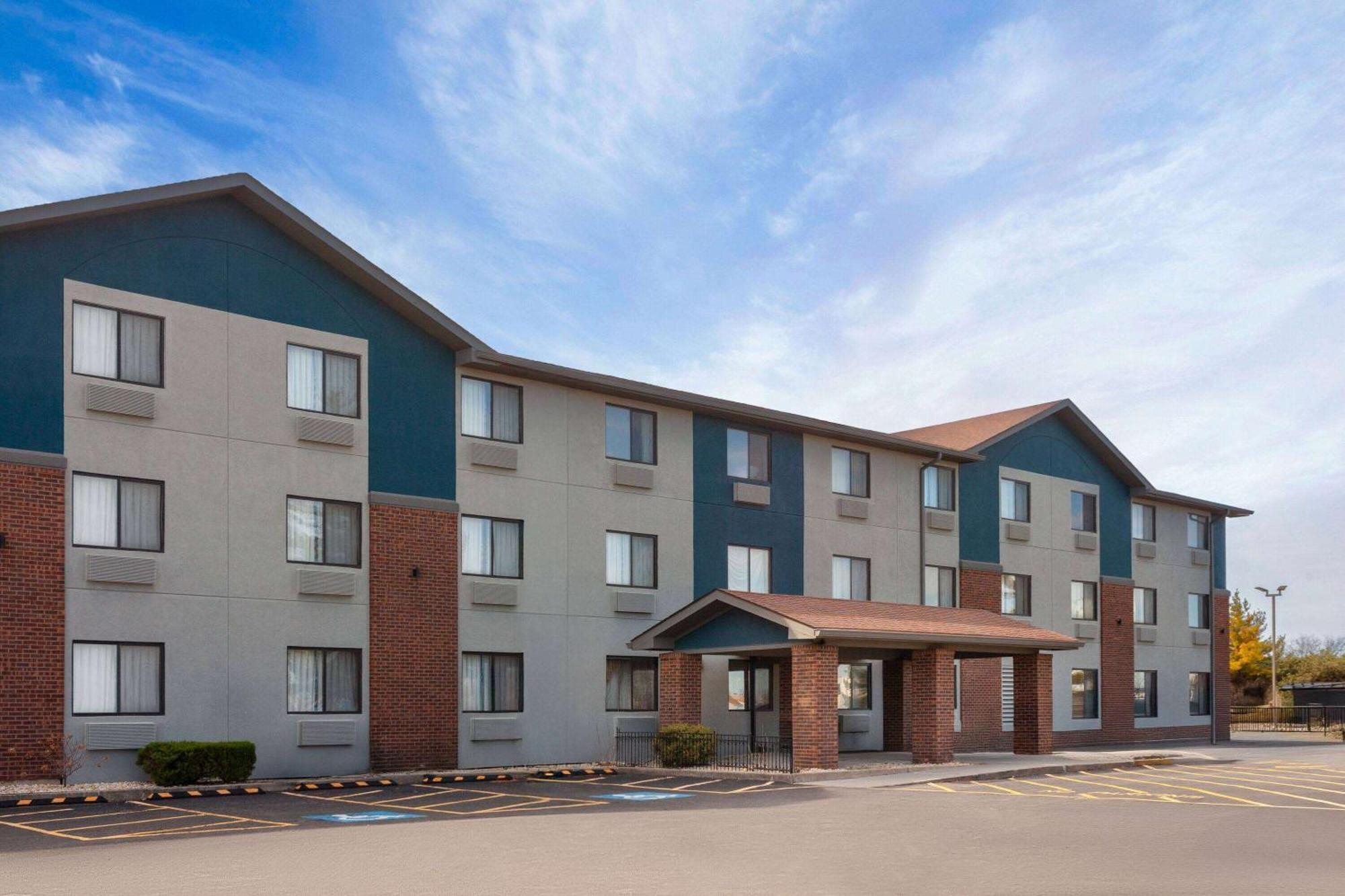 Super 8 By Wyndham Romeoville Bolingbrook Luaran gambar