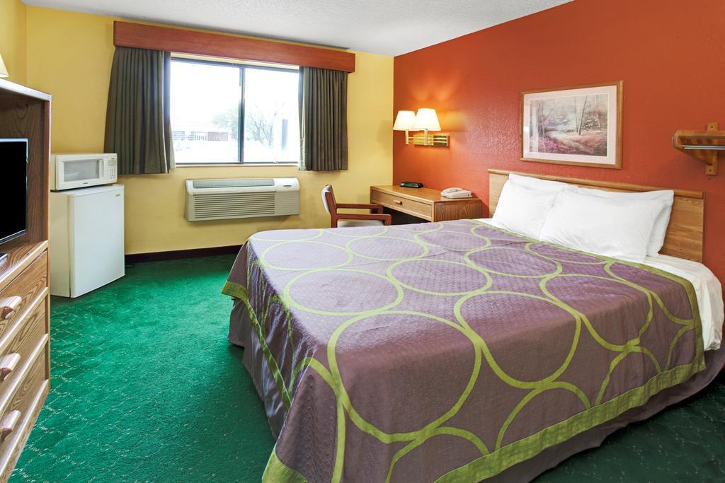 Super 8 By Wyndham Romeoville Bolingbrook Luaran gambar